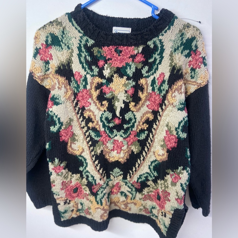 Chic Multicolor Floral Sweater